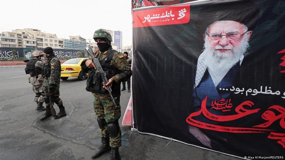 Escalada no Golfo Pérsico: Assassinatos e Impasse Diplomático Remodelam a Ordem Geopolítica e Energética Global