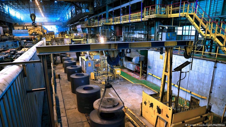 Ataques à Indústria Siderúrgica Iraniana: O Golpe Econômico Estratégico e Suas Ramificações Globais