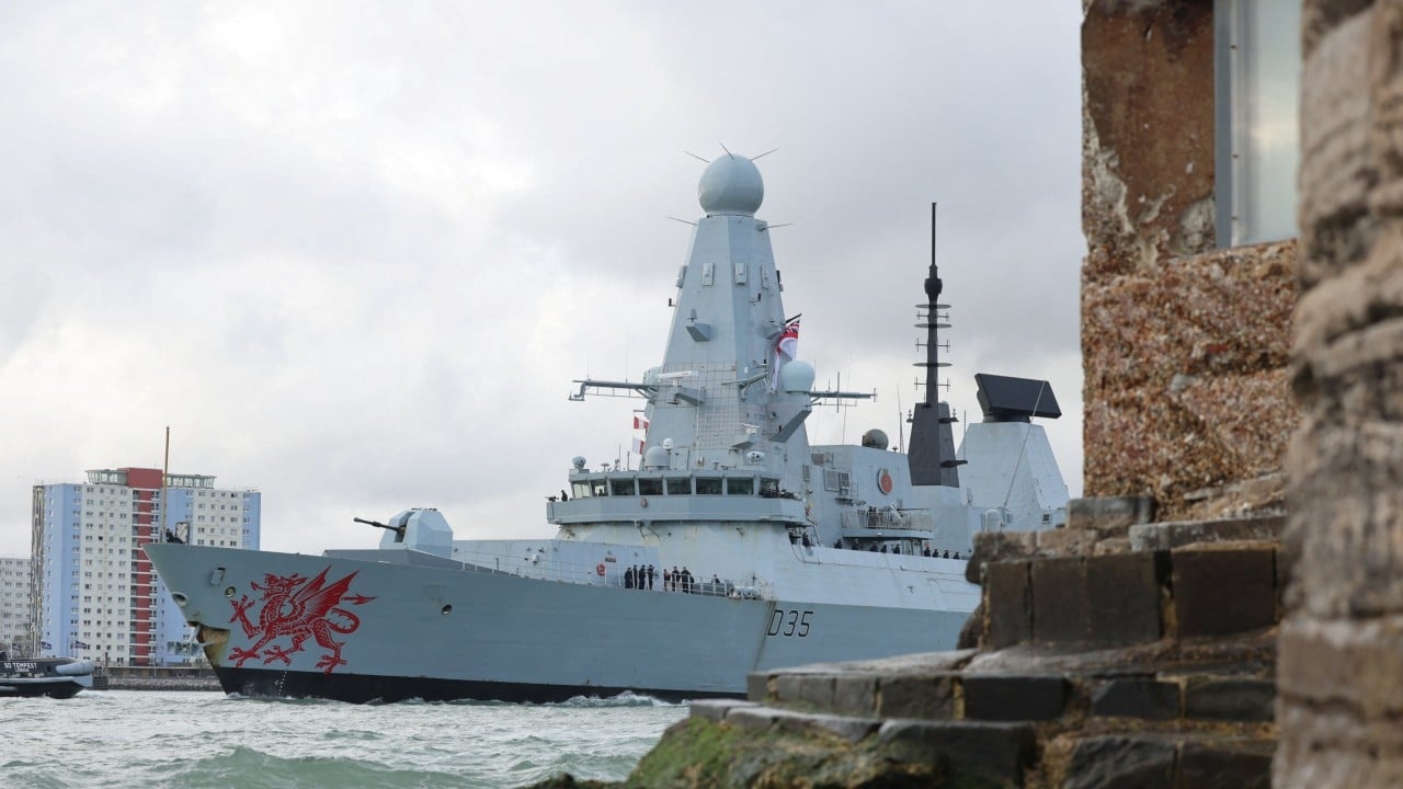 O Apelo de Trump por Hormuz: Uma Análise do Impacto Global na Economia e Geopolítica