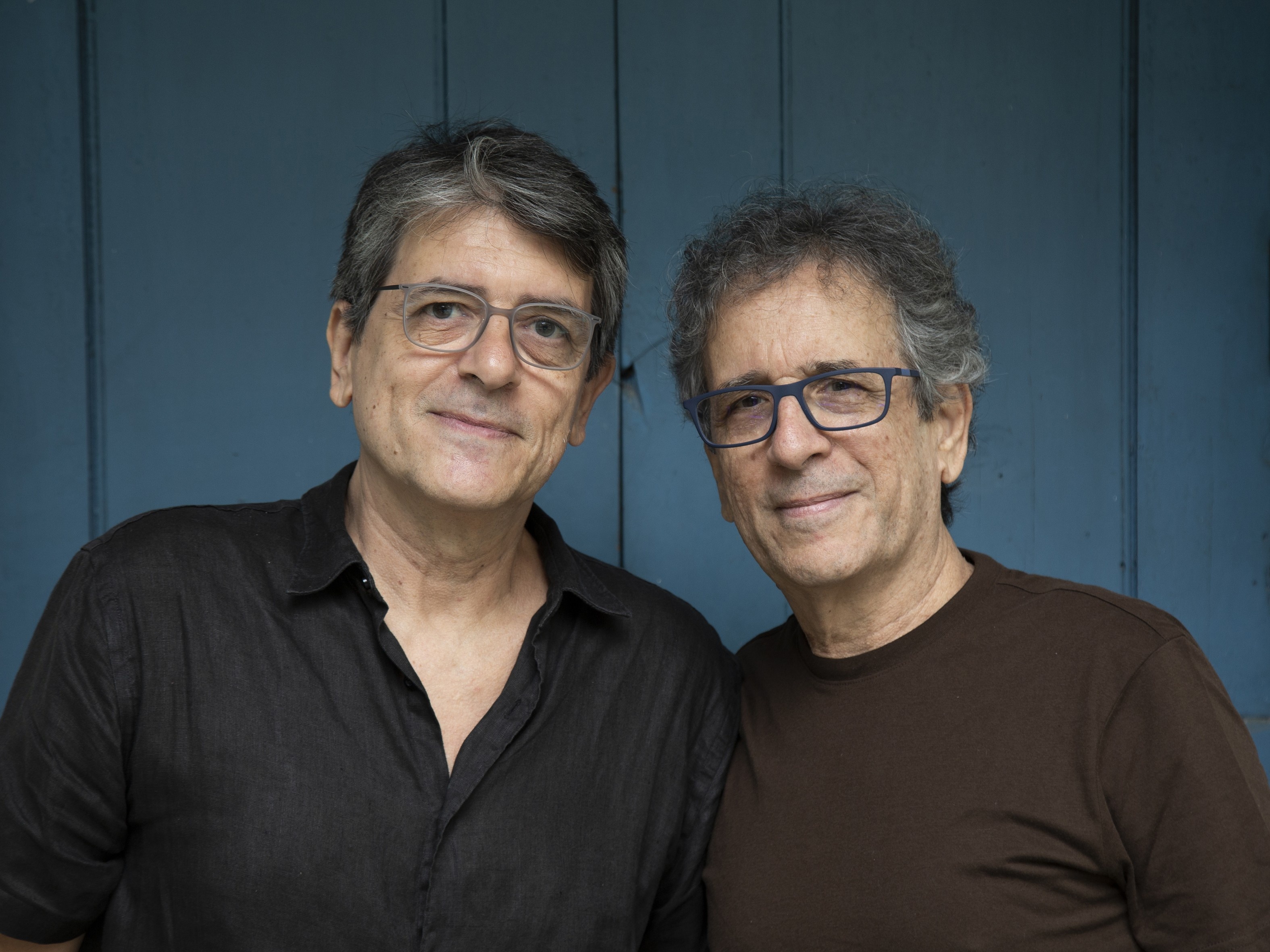 "Falso Antigo" dos Adnet: A Ressignificação Estratégica da Memória Musical Brasileira