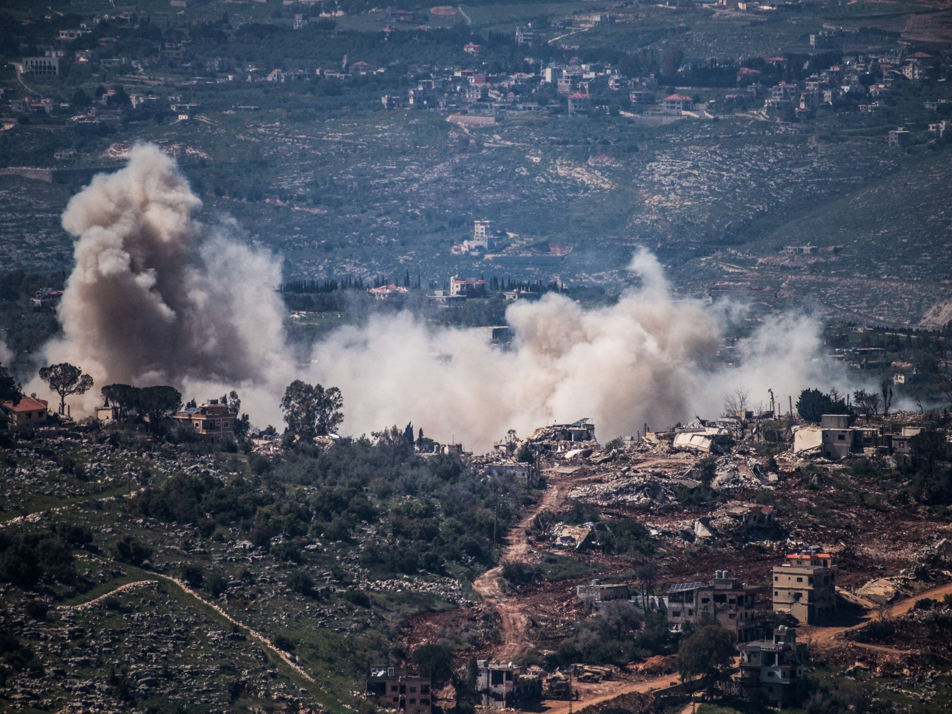 Israel Intensifica Evacuações no Líbano, Desafiando Cessar-Fogo e Ampliando Crise Regional