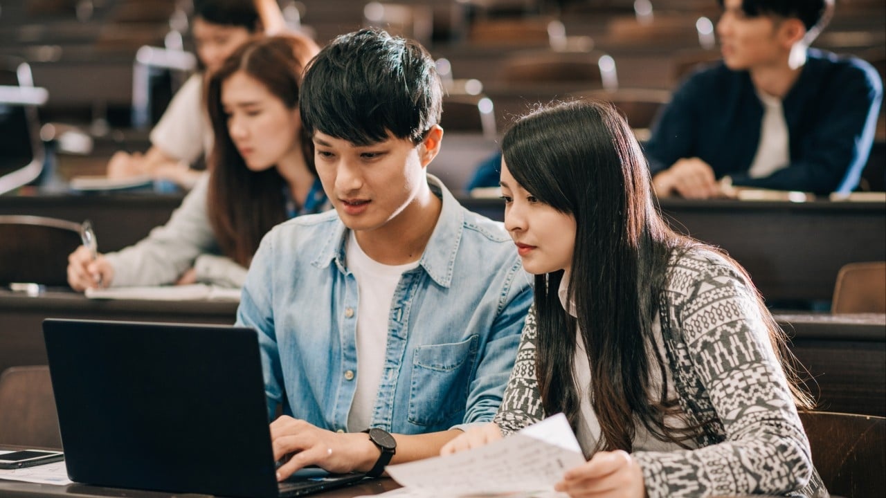 Japão em Xeque: Crise Demográfica Redesenha o Mapa das Universidades