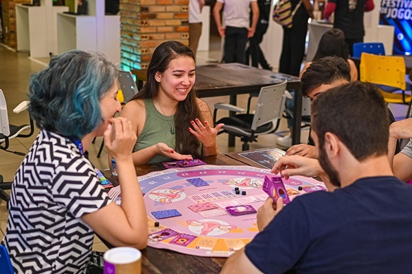 Fiocruz Redefine a Divulgação Científica com Jogo Premiado no Cenário Global