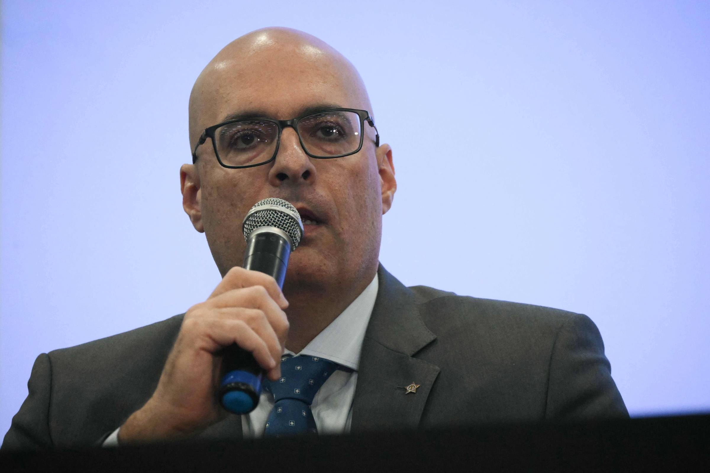 Articulações Políticas: O Eixo Bolsonarista e a Ascensão de Novas Figuras no Cenário Fluminense