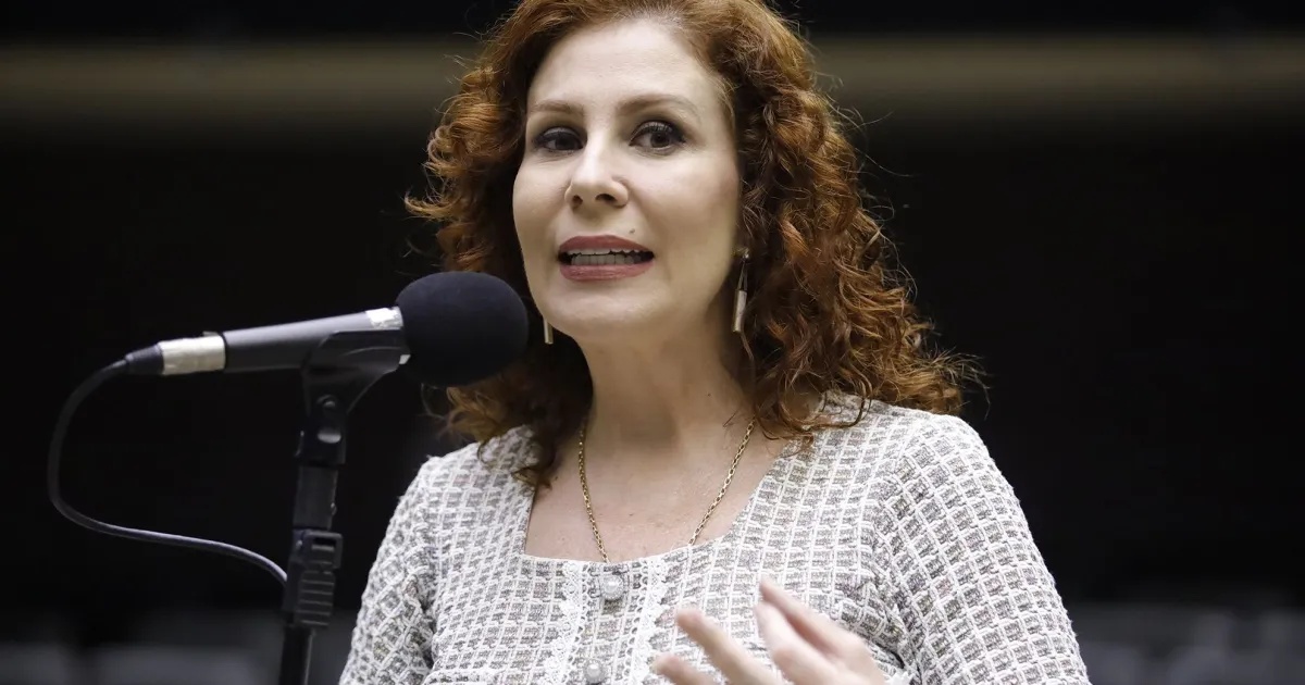 Justiça Italiana Nega Extradição de Carla Zambelli em Caso do CNJ