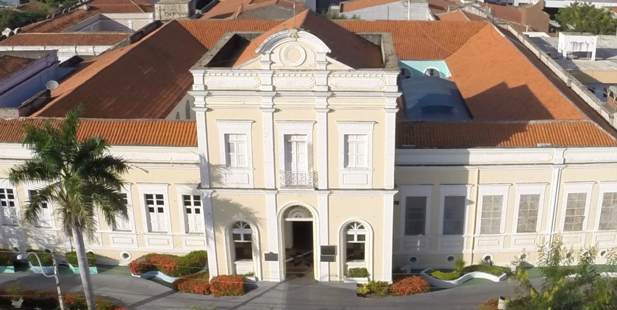 Justiça do Trabalho Mantém Demissão por Justa Causa em Santa Casa de Sobral: Um Alerta para a Governança na Saúde Regional