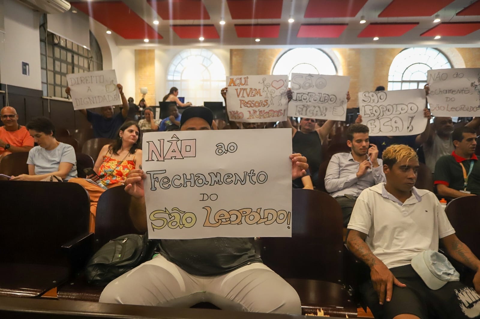 Justiça de SP Reafirma Direitos: Bloqueio ao Fechamento de Centro de Acolhida na Zona Leste Expõe Dilemas da Gestão Pública