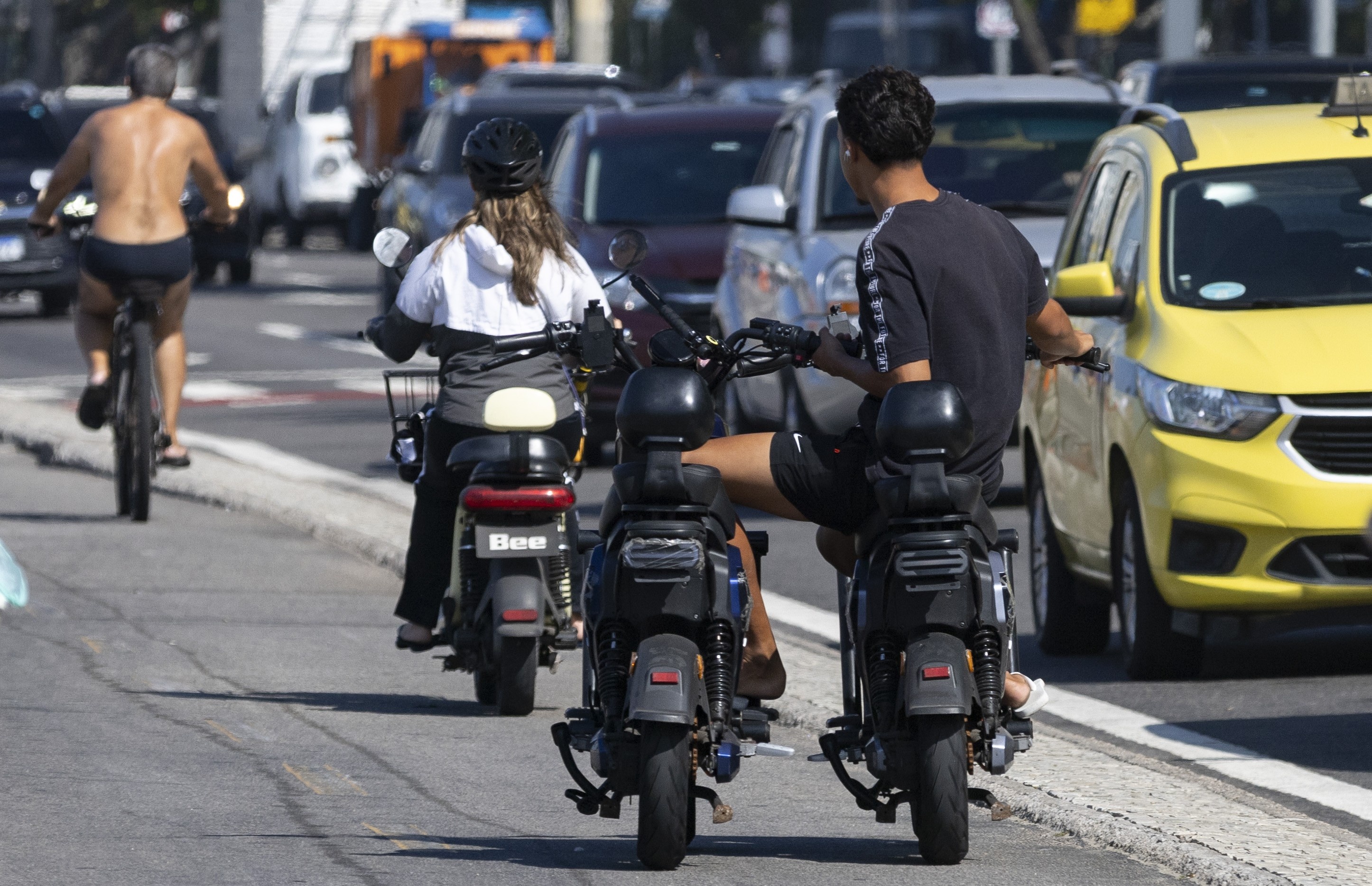 Rio de Janeiro Restringe Veículos Elétricos: Impactos na Mobilidade Urbana e Tendências Futuras