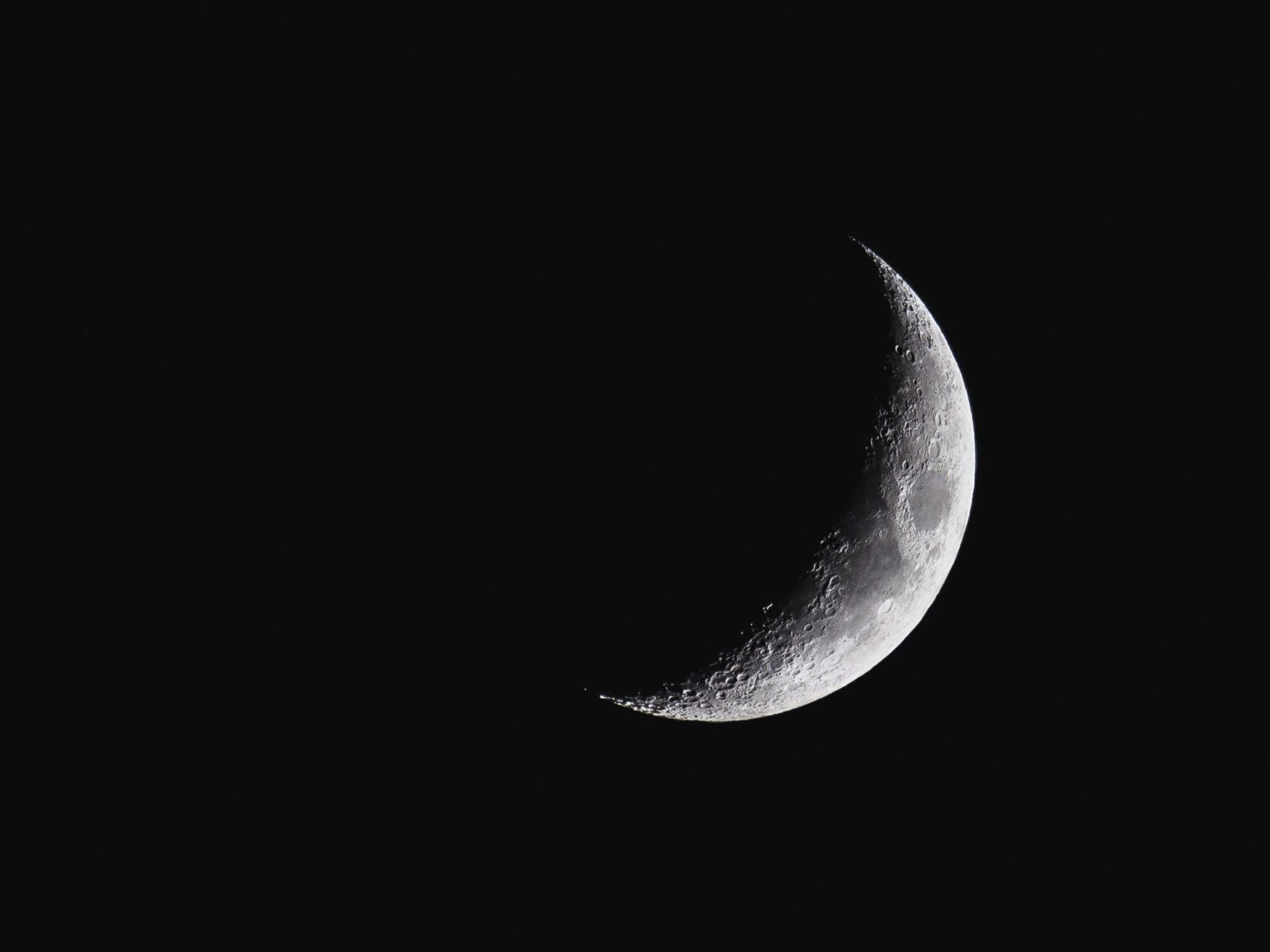 Lua Crescente: O Ritmo Celestial que Impulsiona a Inovação e a Tecnologia Espacial