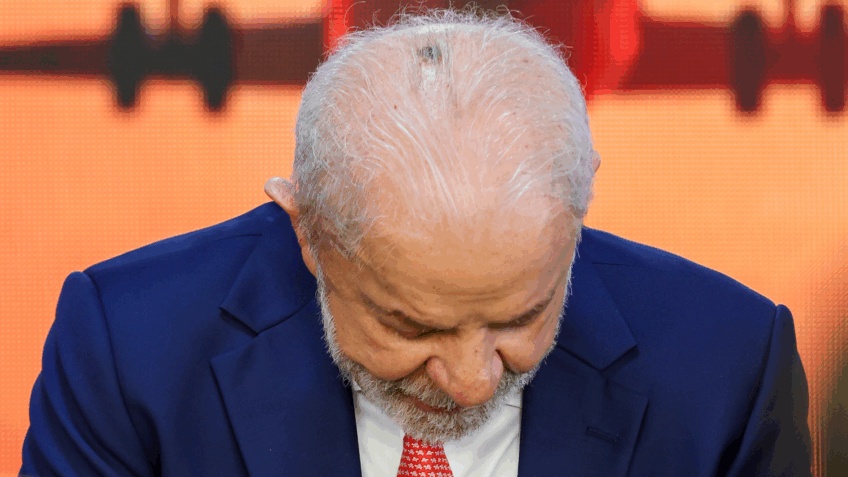 Saúde Presidencial: A Transparência em Procedimentos Rotineiros e Suas Implicações na Governança
