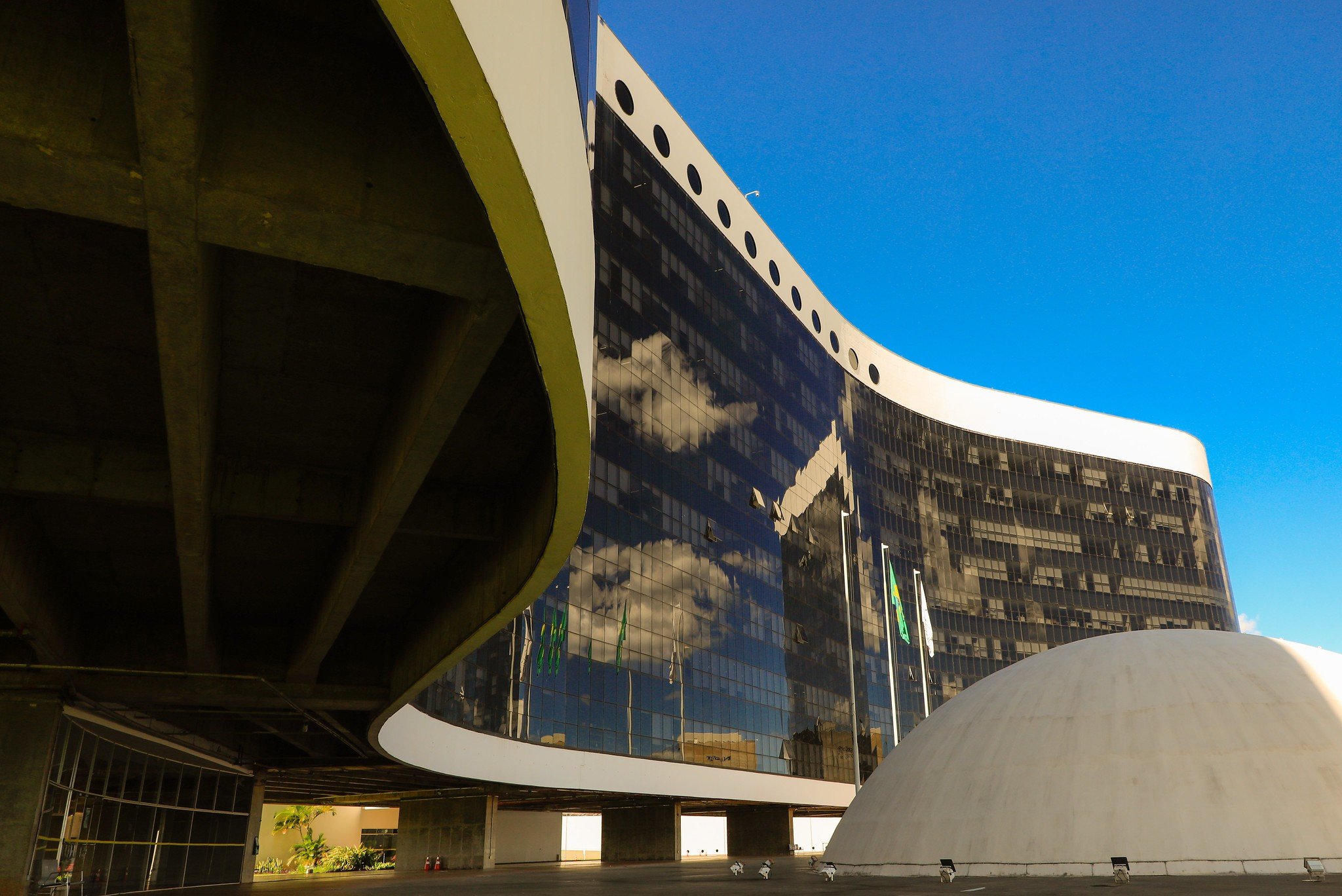 Lula nomeia advogado negro como juiz substituto do TSE