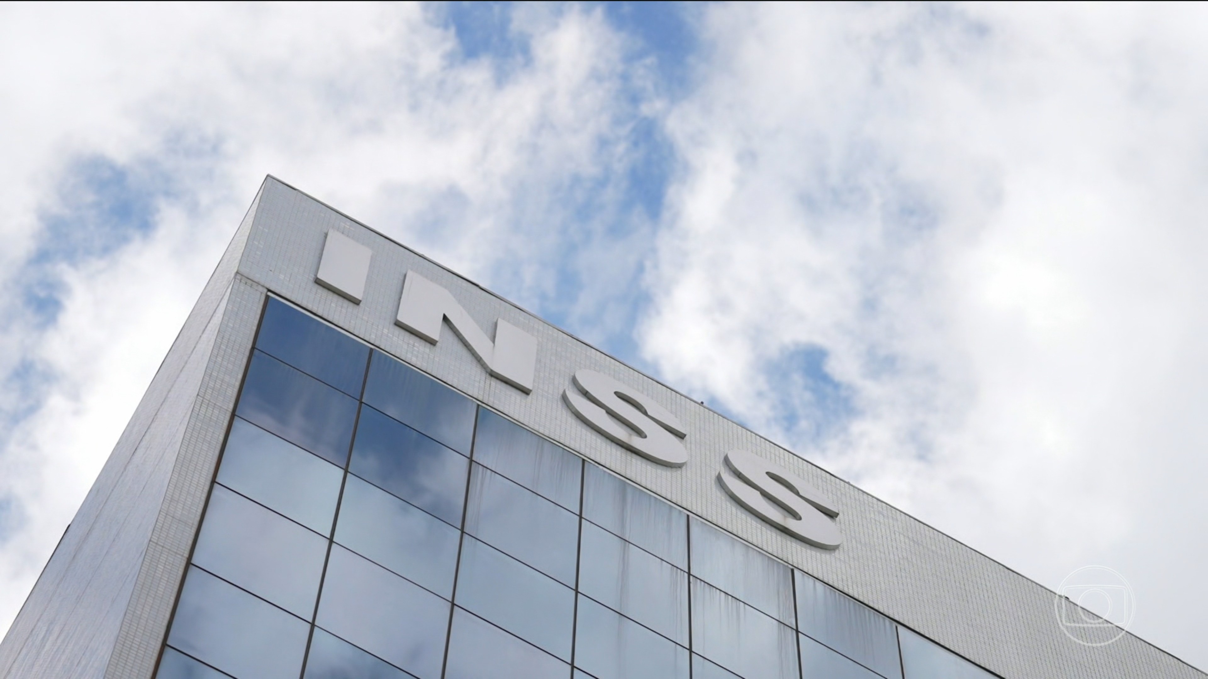 INSS Antecipa 13º Salário para 80 Mil no Acre: Análise do Impulso Econômico Regional