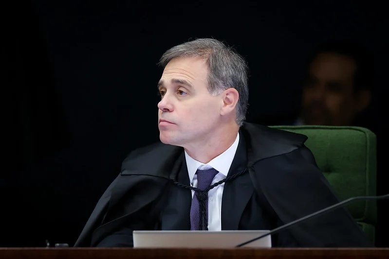 Desgaste Institucional: A Profunda Queda na Imagem do STF Revelada por Pesquisa