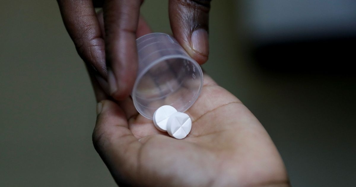 Cortes na Ajuda dos EUA Reduzem Tratamento de HIV em Crianças: Um Alerta Global