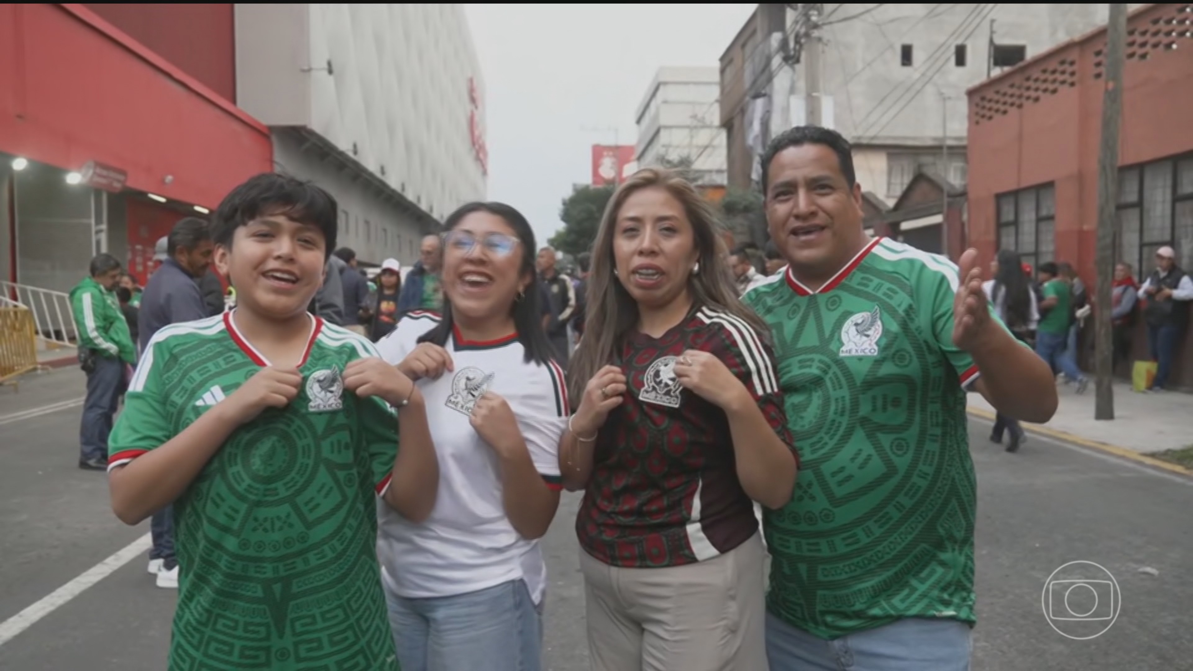 México Faz História com Terceira Copa: Entre o Triunfo e os Desafios Sociais
