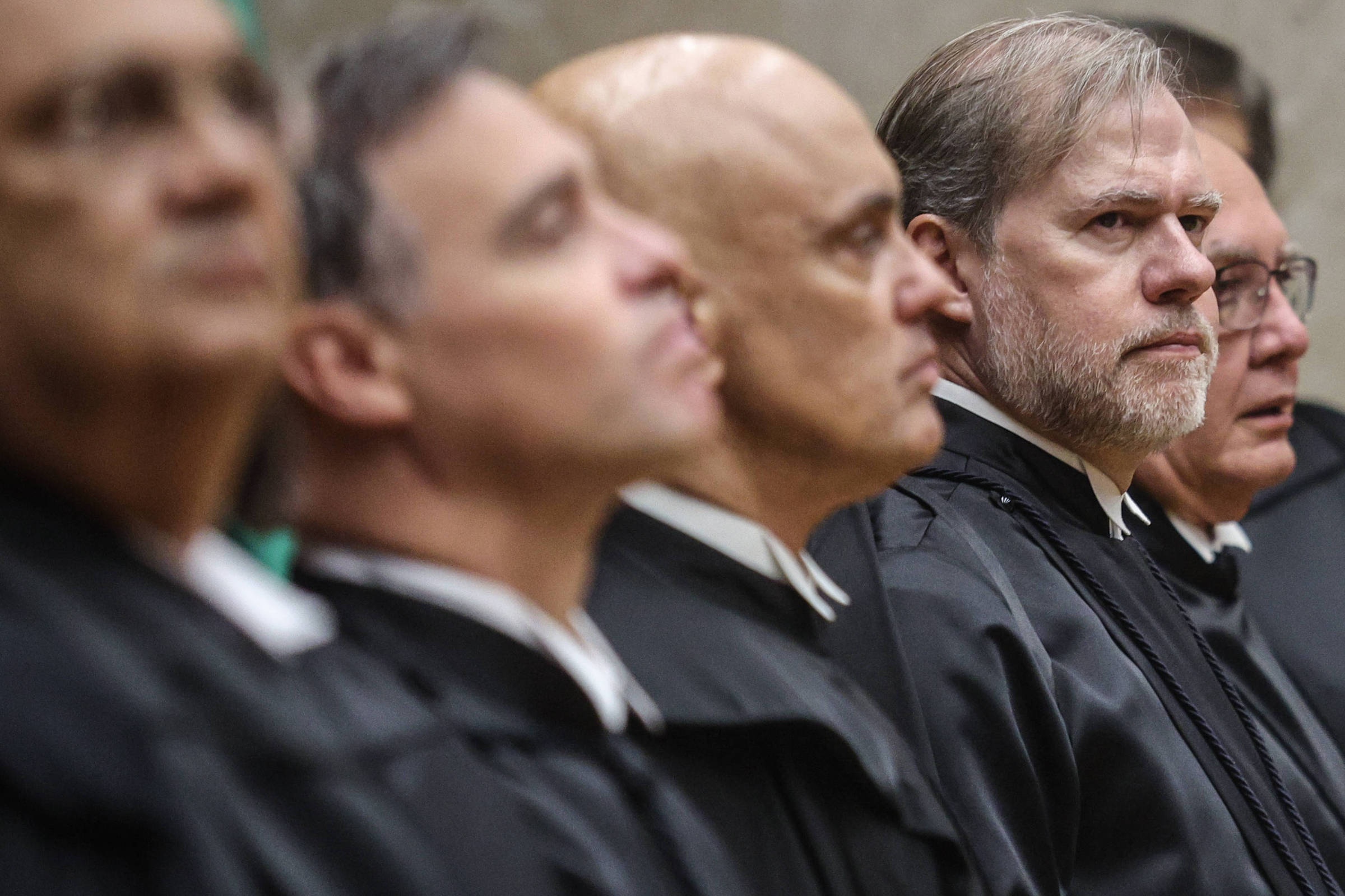 O Choque Fiscal e Institucional: STF e Governo Lula Reagem às Pautas-Bomba do Congresso