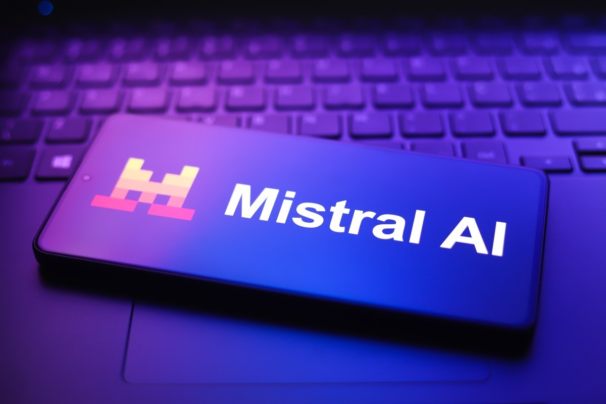 Mistral Forge: A Revolução da IA Corporativa com Modelos Treinados na Inteligência Própria das Empresas