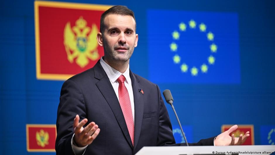 Montenegro 20 Anos: A Vanguarda dos Bálcãs entre a Ambição Europeia e a Sombra Sérvia