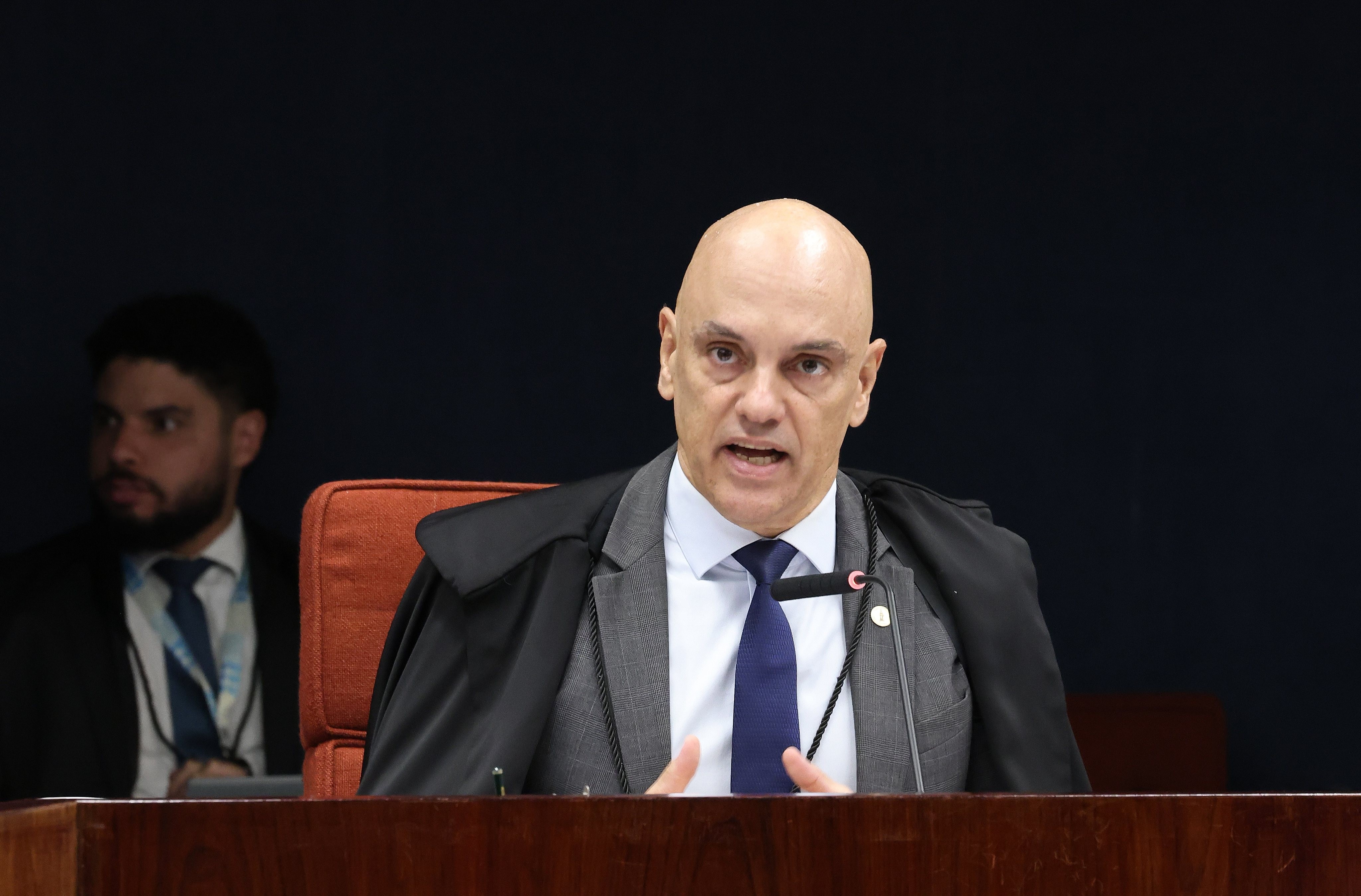 STF em Tensão: Quebra de Sigilo no Caso Master por Moraes Desafia Integridade Institucional