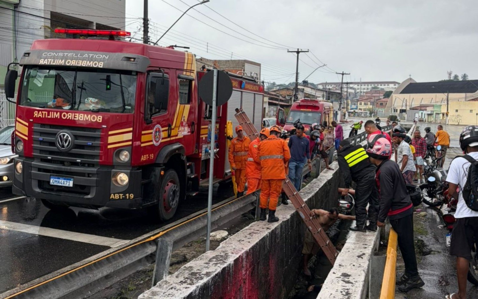 Acidente em Canal de Aracaju Expõe Falhas Crônicas na Infraestrutura Urbana da Zona Norte
