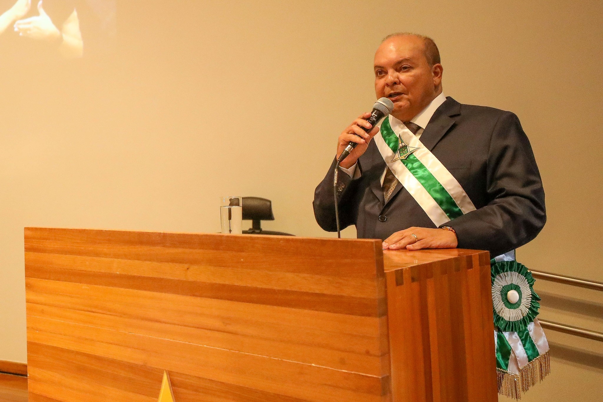 Convocação de Ibaneis Rocha à CPI do Crime Organizado Aprofunda Crise de Confiança no DF