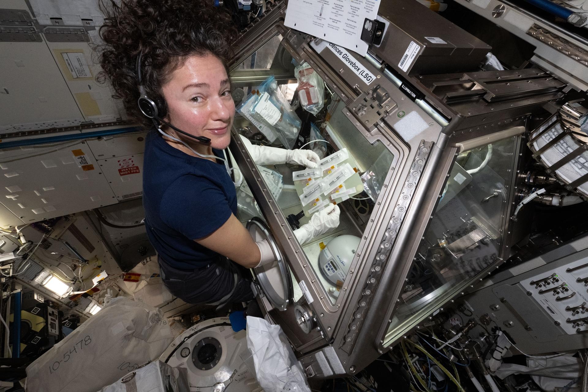 Ciência da ISS Aterrissa: As Promessas Revolucionárias da Carga da Dragon