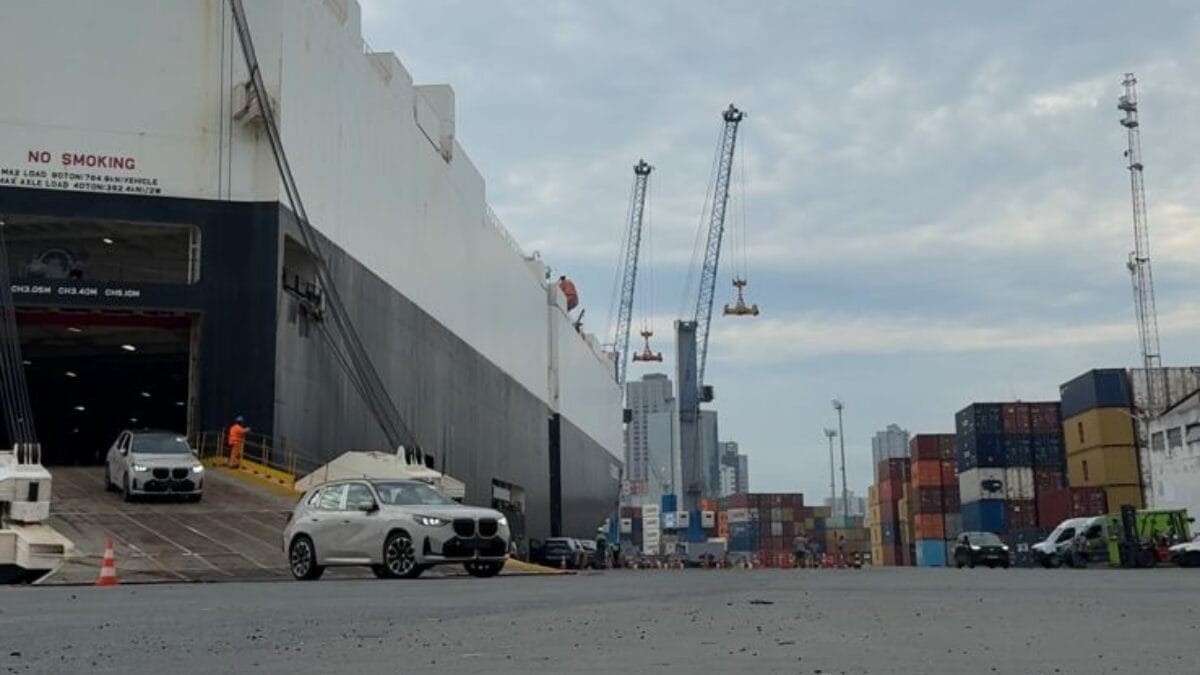 Itajaí Ascende como Hub de Luxo: A Análise por Trás da Chegada dos 430 BMWs
