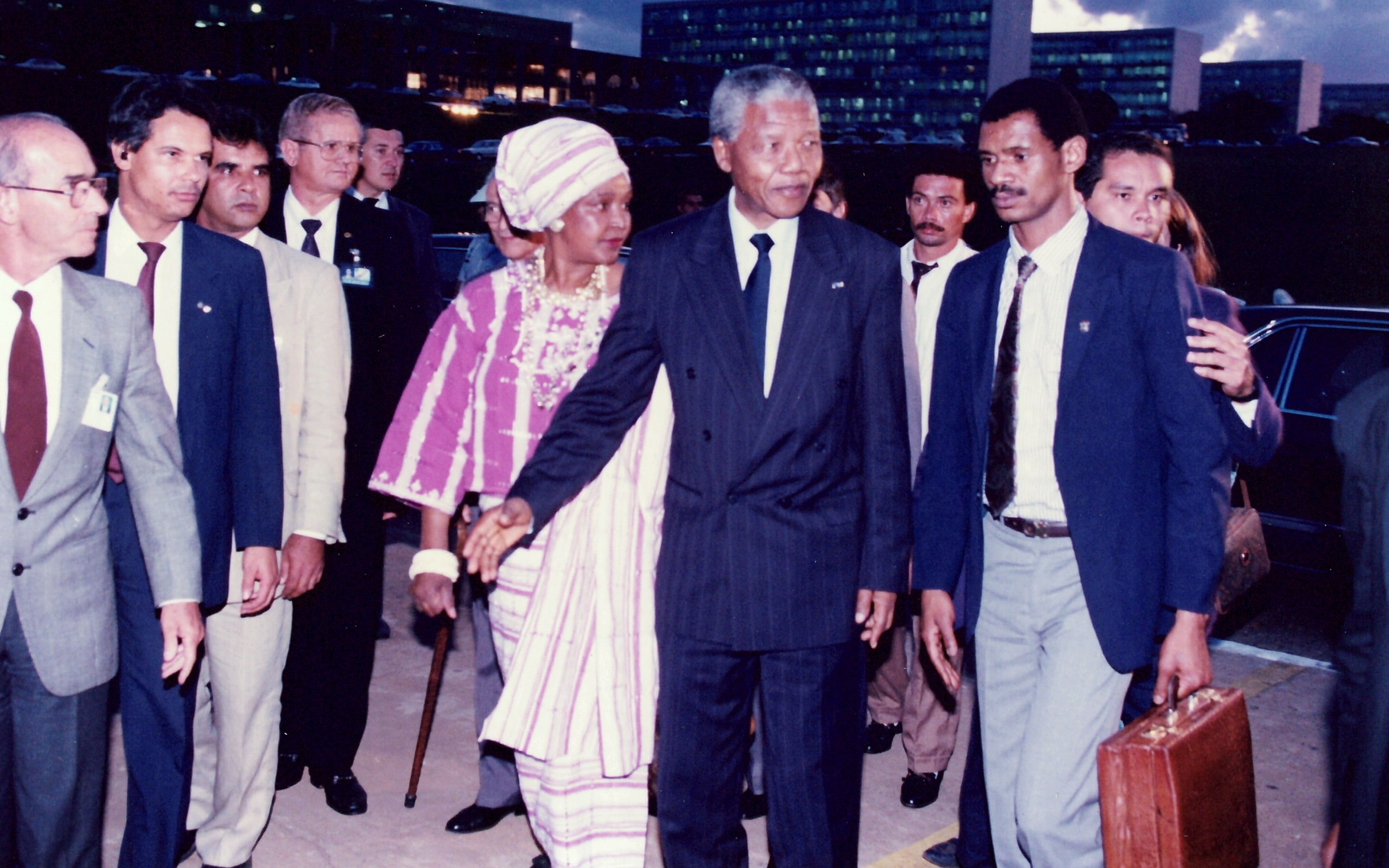 Brasília Recebeu Mandela: A Mensagem Inesquecível de um Ícone da Liberdade na Capital Brasileira