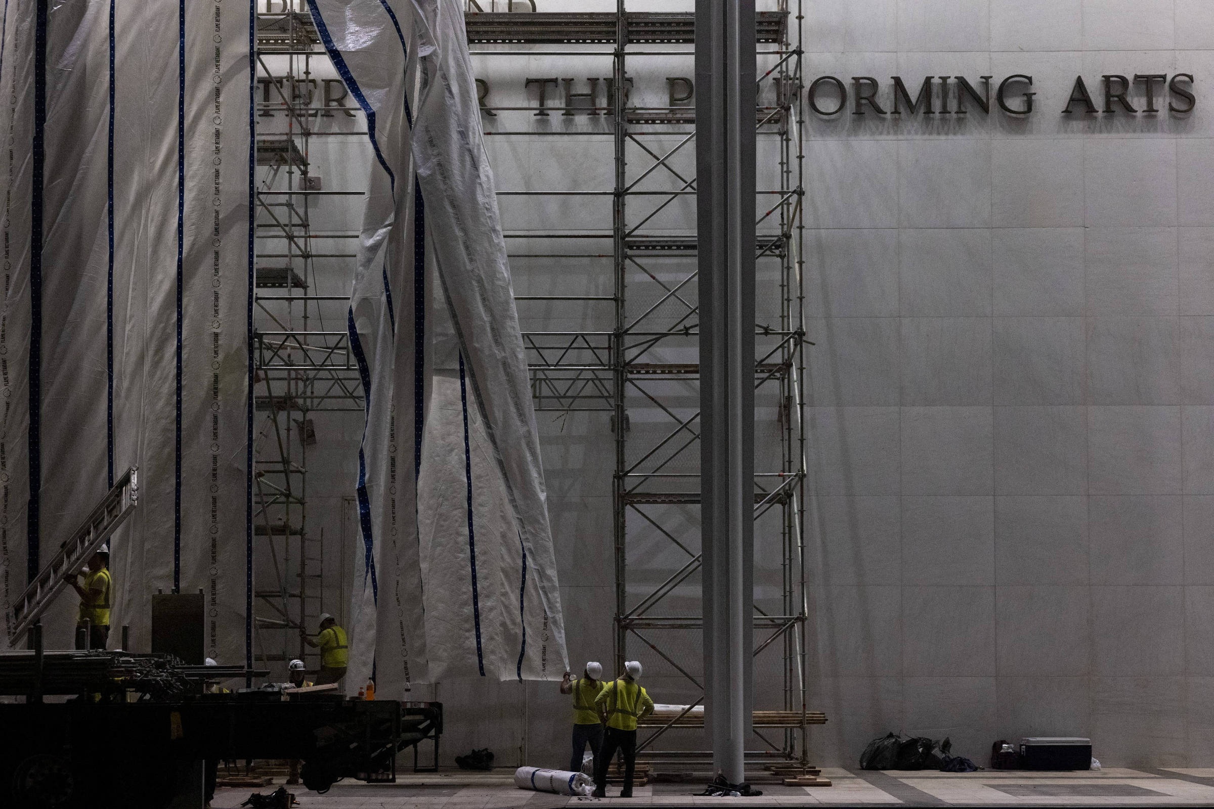 Integridade Institucional Preservada: Justiça Remova Nome de Trump da Fachada do Kennedy Center