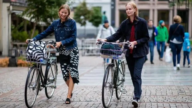 O Paradoxo Nórdico: Como a Noruega Equilibra Sustentabilidade e o Poder Fóssil na Economia Global
