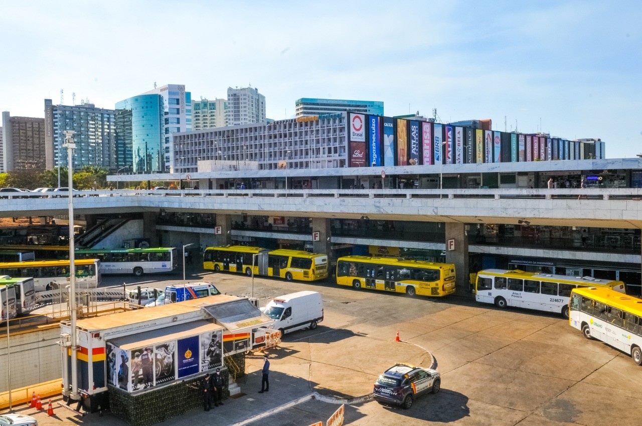 Mobilidade Gratuita na Semana Santa: Como o "Vai de Graça" Remodela o Acesso e a Economia do Distrito Federal