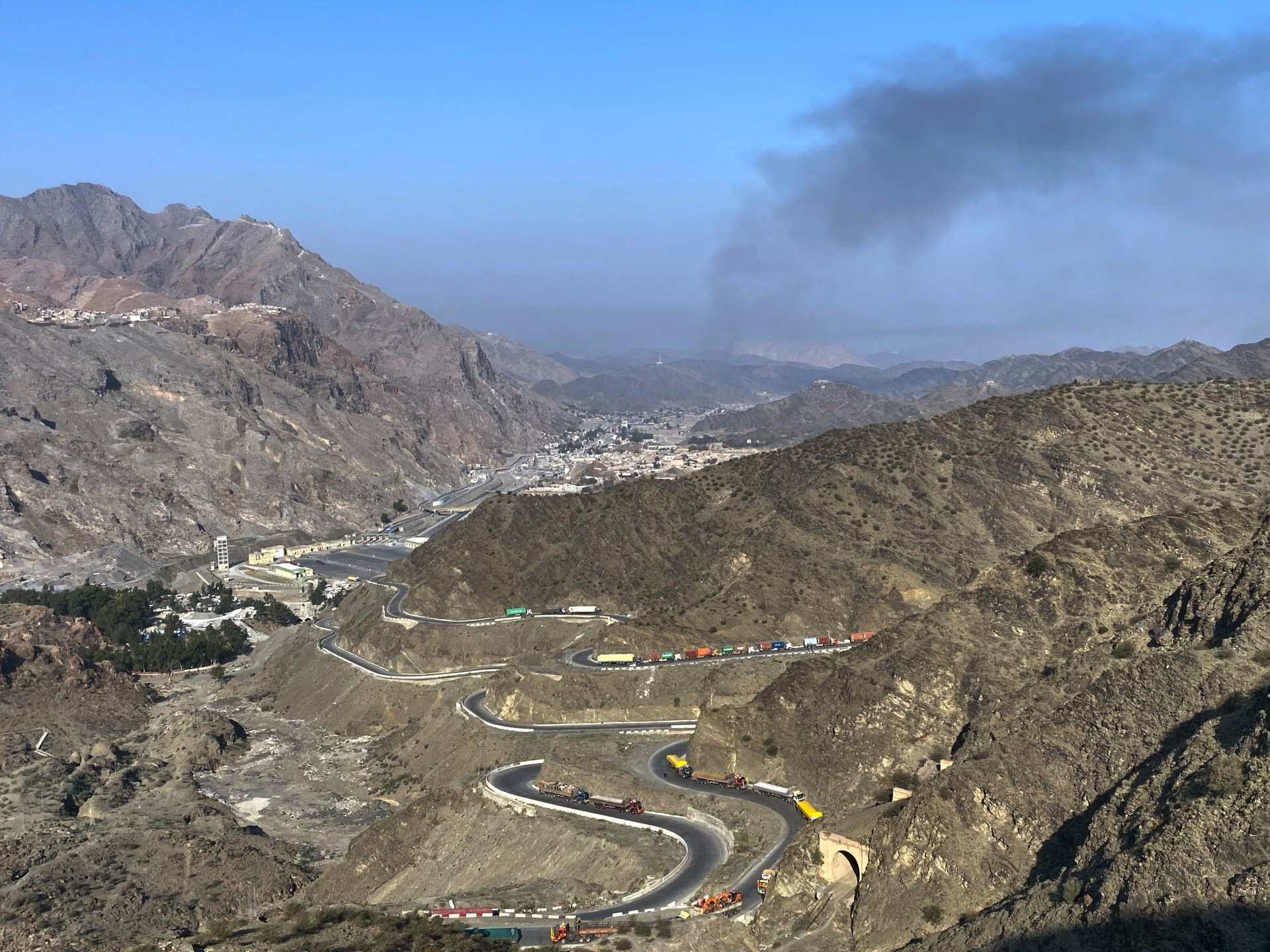 Paz Fragilizada: China Media Encontros Cruciais Entre Paquistão e Afeganistão