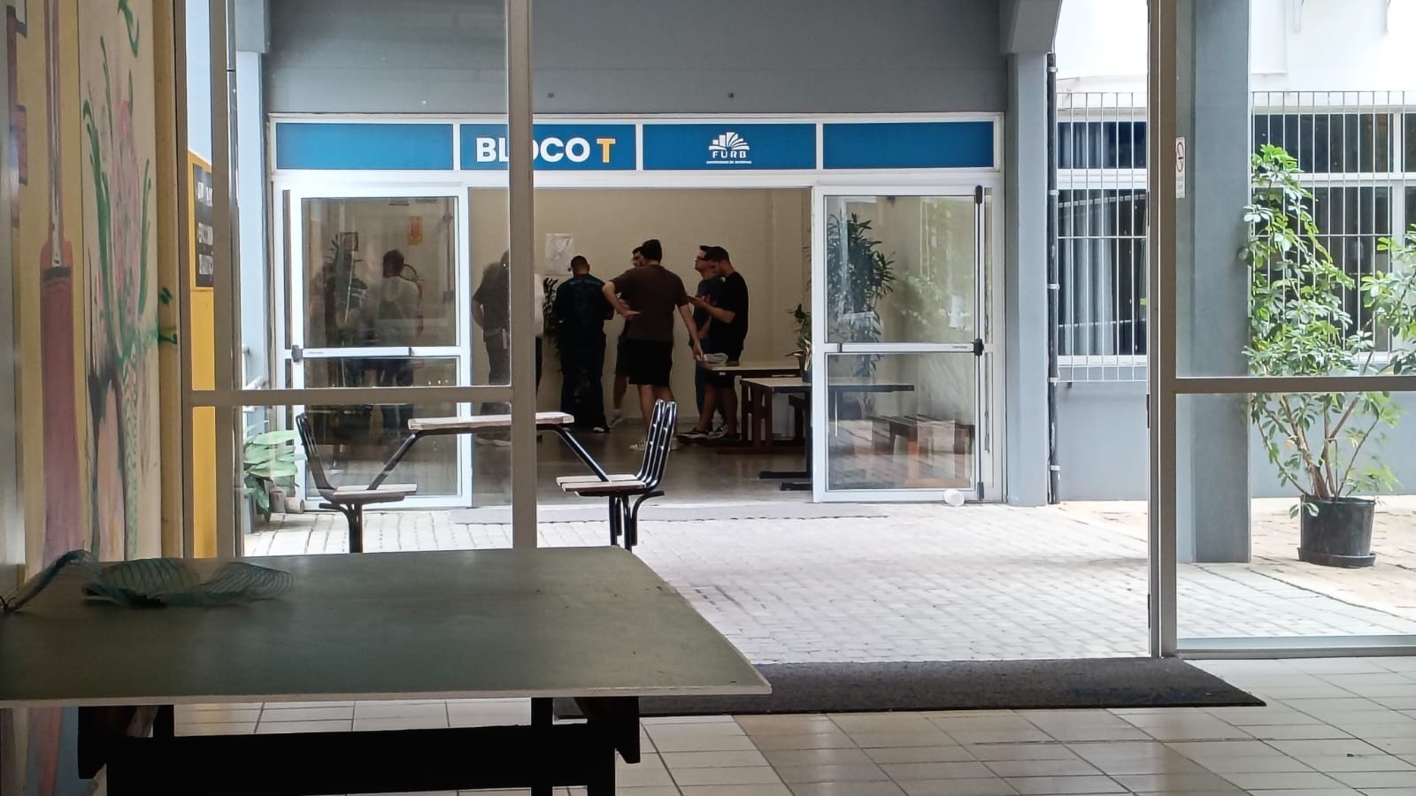 Violência Inesperada em Evento de Tecnologia de SC Acende Alerta sobre Segurança Urbana