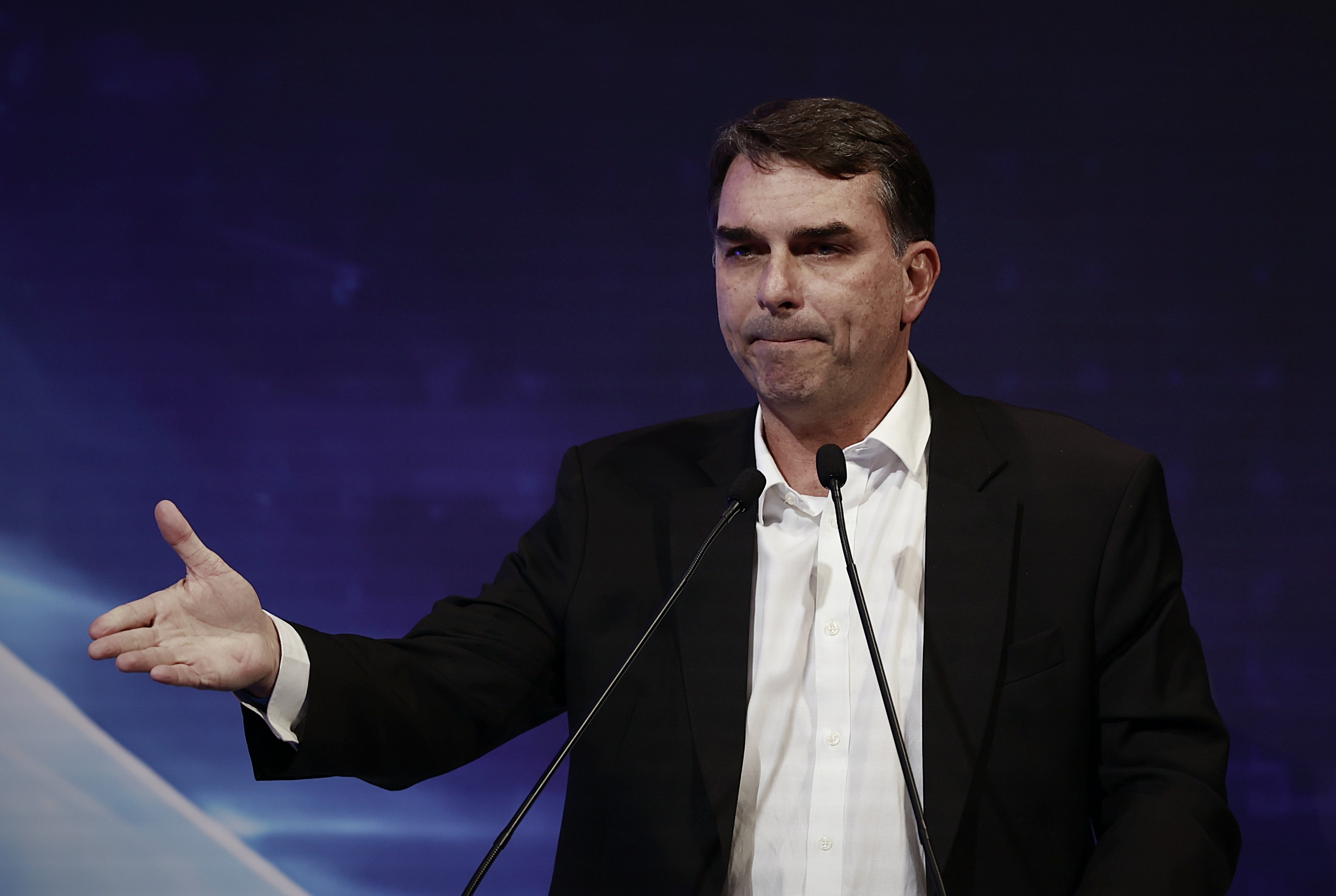 A Encruzilhada Brasileira: Percepção Eleitoral, Rumo Econômico e o Jogo Geopolítico dos EUA