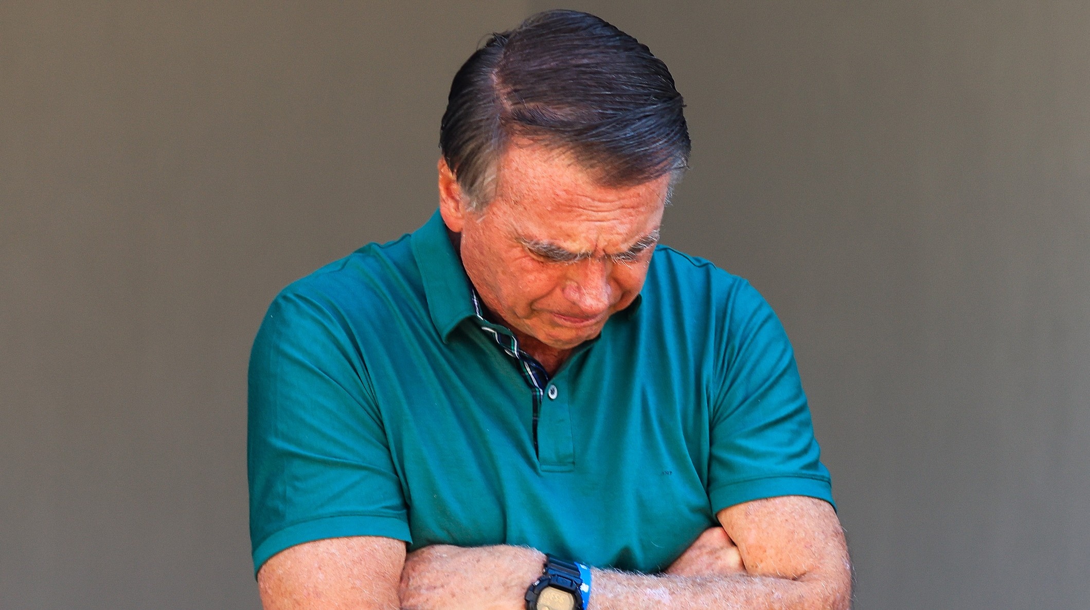 Busca por Armas na Casa de Bolsonaro: O Que a Ação da PF Revela Sobre a Tensão Política e Jurídica