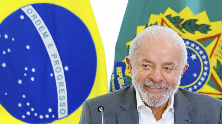 Jornada de 40 Horas e Duas Folgas: A Reconfiguração do Trabalho e do Lazer no Brasil