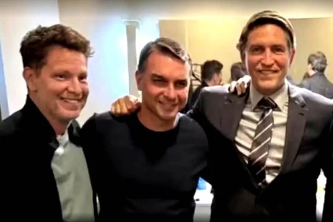 Apreensão no PL: Conexões de Flávio Bolsonaro com Daniel Vorcaro Acendem Sinal de Alerta Político-Financeiro