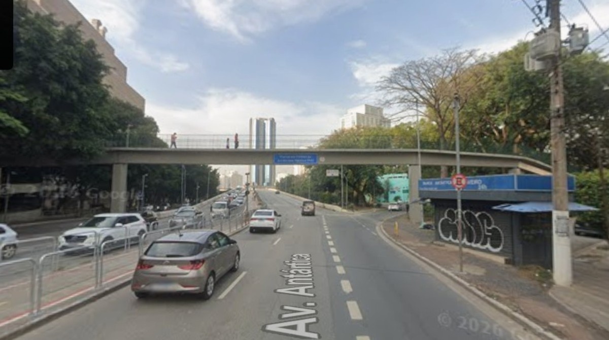 Abandono de Porsche em SP: O Reflexo de um Desafio Urbano Multidimensional