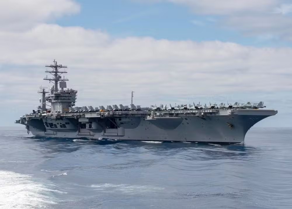 A Chegada Estratégica do USS Nimitz ao Rio: Implicações Geopolíticas e de Segurança para o Atlântico Sul