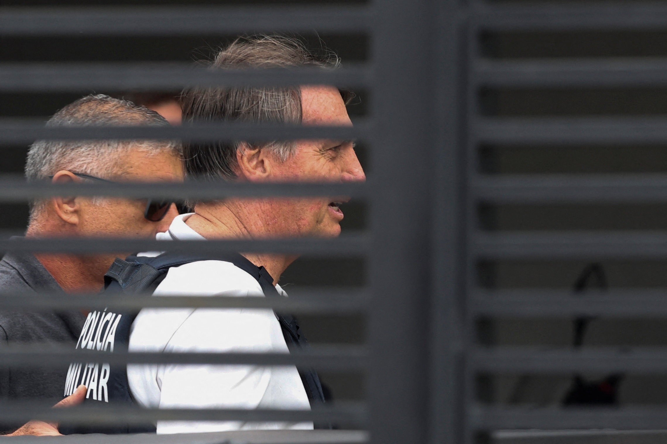 Bolsonaro e o Limite da Prisão Domiciliar: Um Teste para o Estado de Direito