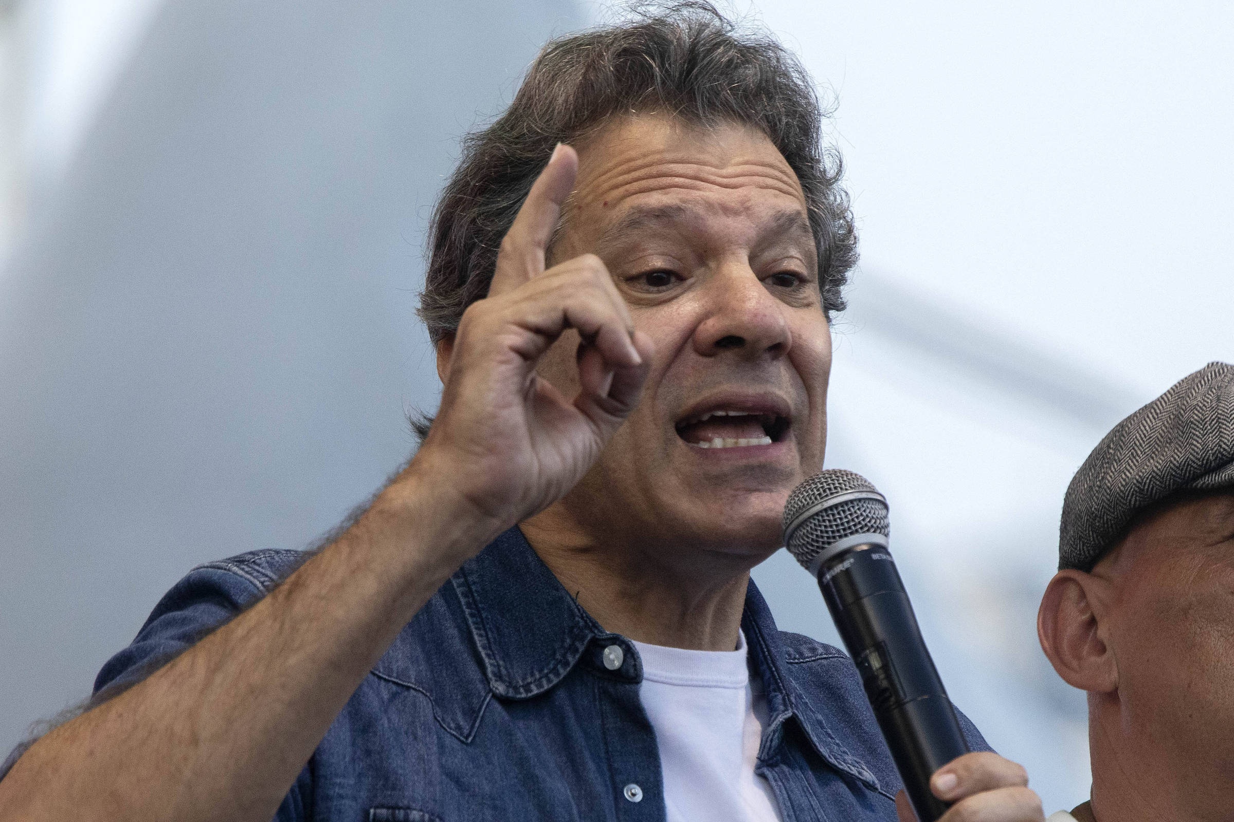 A Estratégia da Segurança: Por Que a Pré-Campanha de Haddad Antecipa Propostas Cruciais