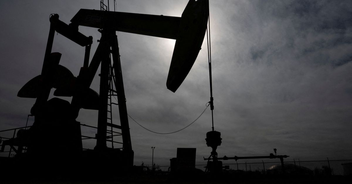 Oriente Médio em Chamas: Como a Escalada EUA-Irã Redesenha o Preço do Petróleo e o Cenário Global