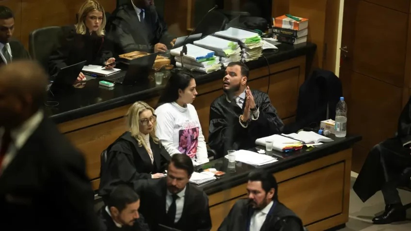 Manutenção da Demissão de Monique Medeiros: A Moralidade Pública em Disputa
