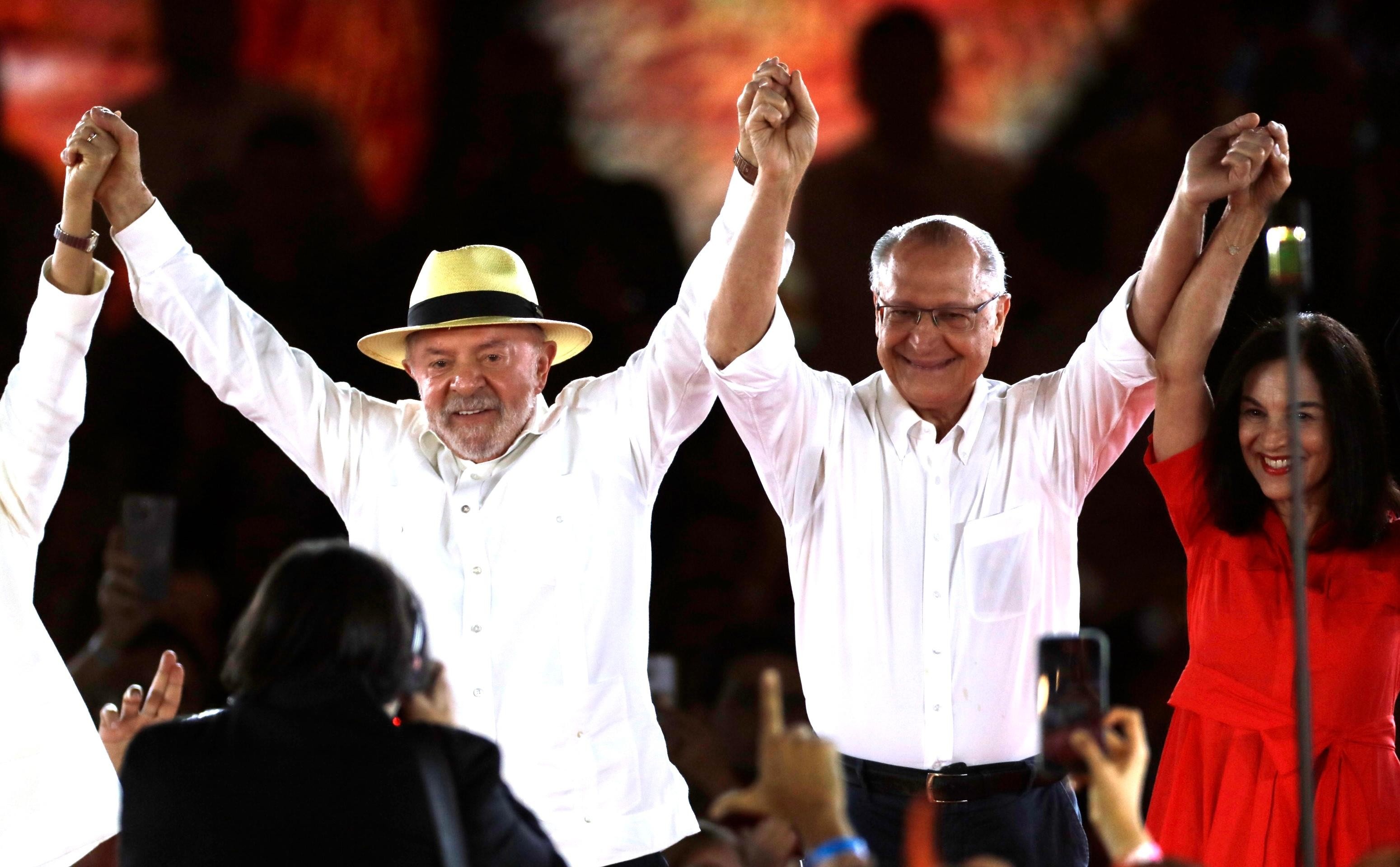 A Estratégia do Legado em Disputa: Lula Oficializa Candidatura e Prepara o Cenário Eleitoral de 2024
