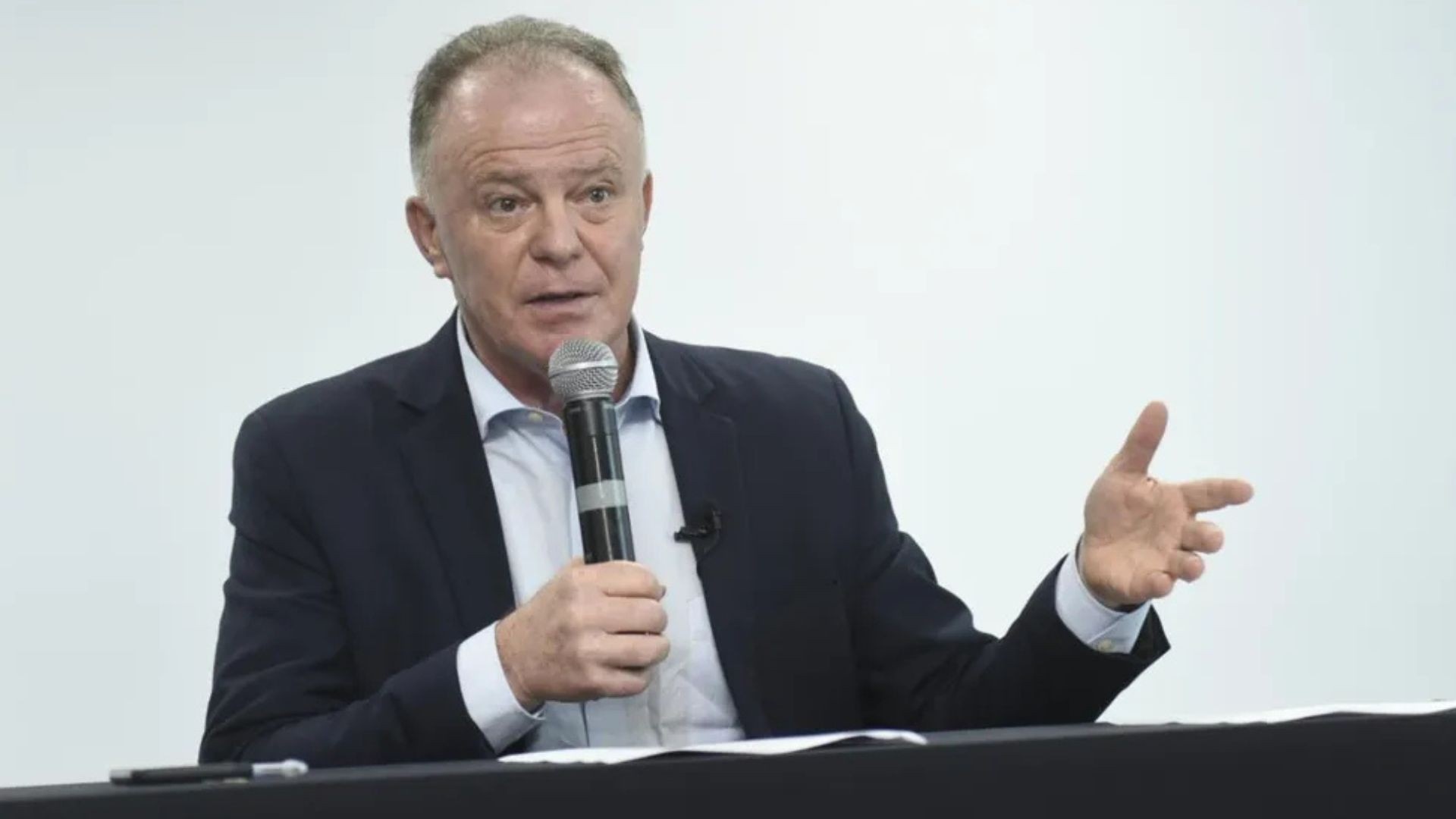 Aprovação Sustentada: O Que a Popularidade de Casagrande Revela Sobre a Governança no Espírito Santo