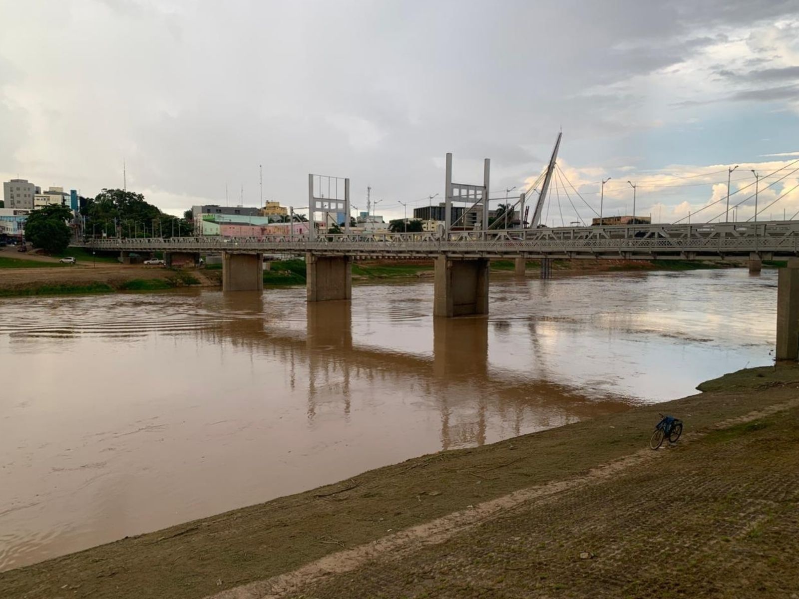 Rio Acre Ultrapassa Cota de Atenção: Análise das Repercussões para o Cenário Regional do Acre