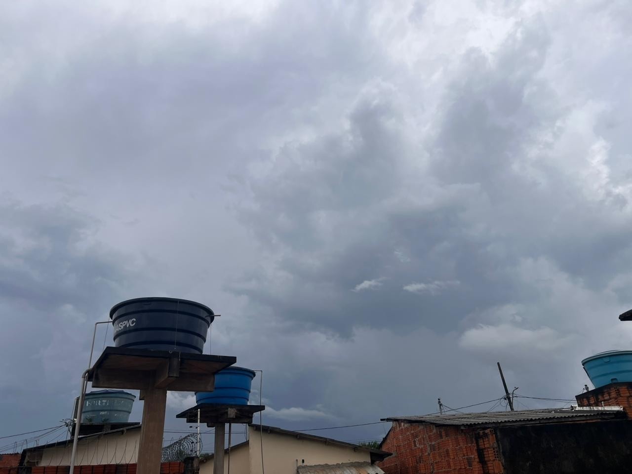 Alerta Laranja no Acre: Compreendendo as Profundas Ramificações Socioeconômicas das Chuvas Intensas