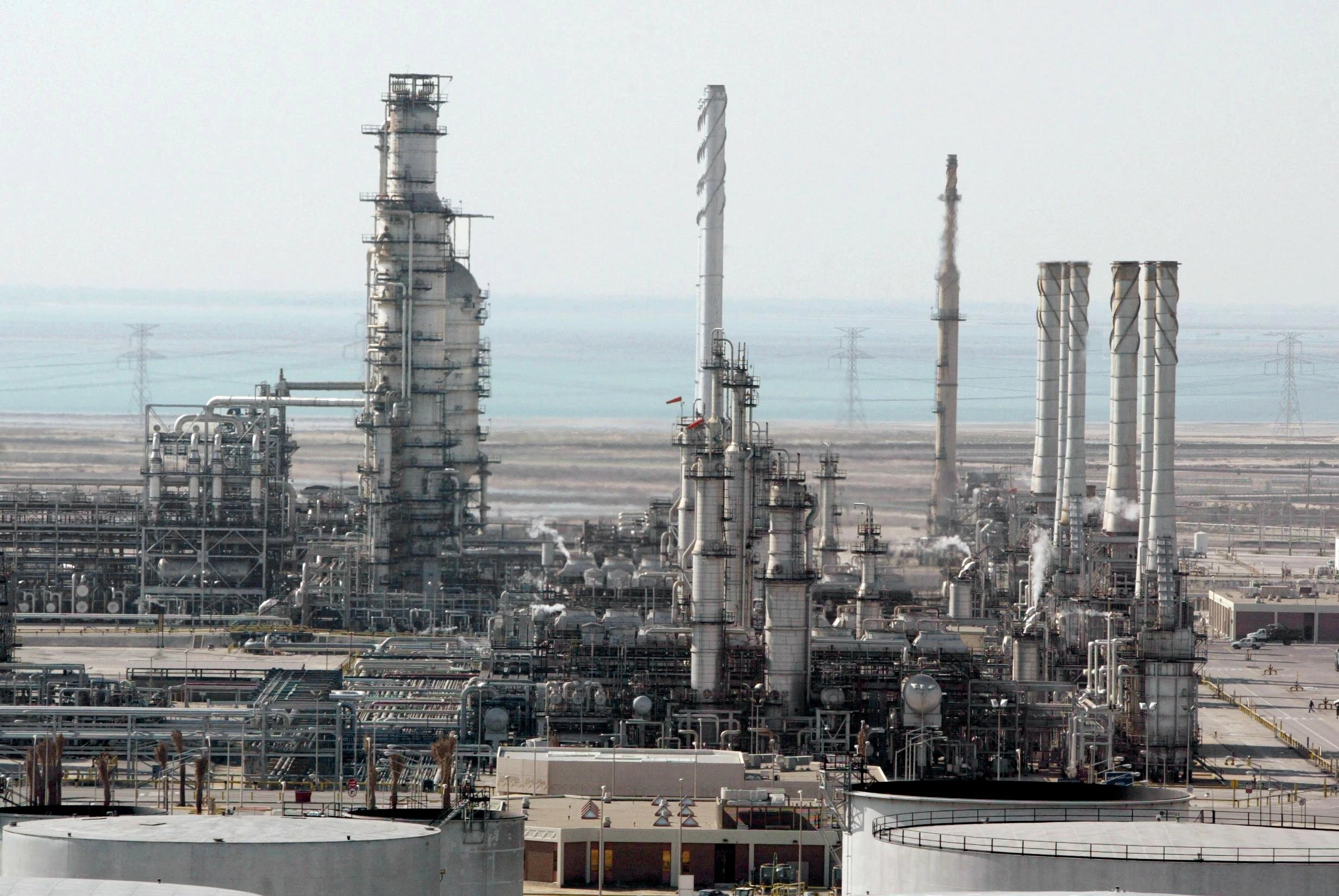 Refinaria da Saudi Aramco em Ras Tanura volta a ser alvo de ataque