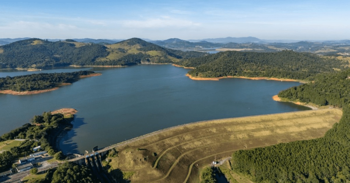 Abastecimento em SP: A Recuperação Enganosa e a Pressão Noturna que Revela a Realidade Hídrica