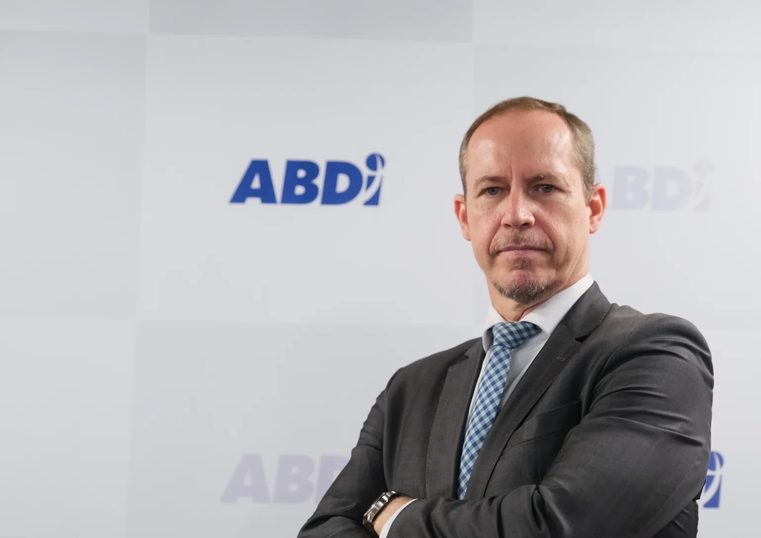 Saída de Cappelli da ABDI Reconfigura Cenário Político do Distrito Federal